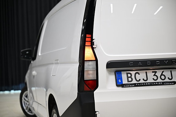 Volkswagen Caddy Maxi 17 of 30