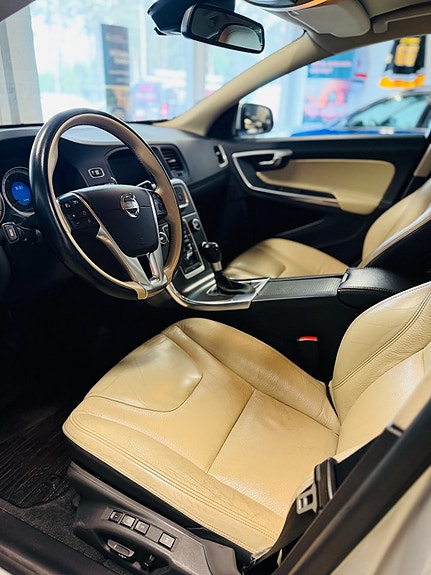 Volvo S60 11 of 21