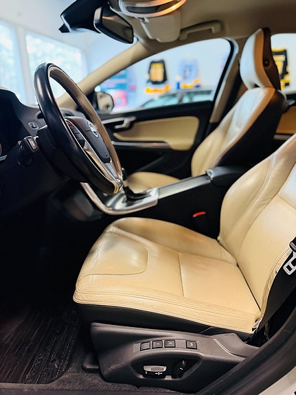 Volvo S60 12 of 21