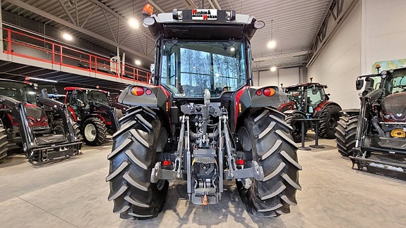 Massey Ferguson 5710M Dyna 4 / Lastare 9 of 12