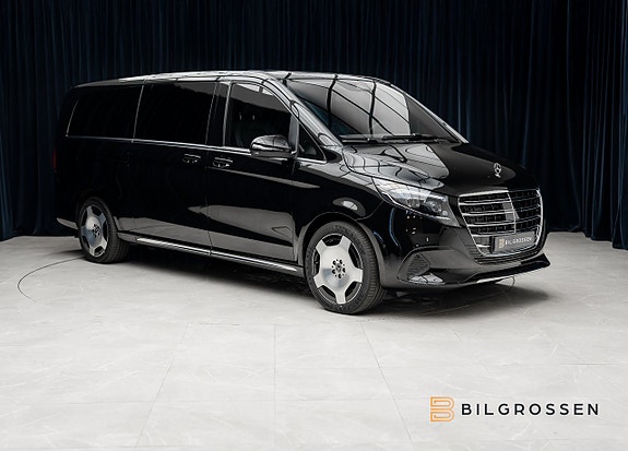 Mercedes-Benz V300 7 of 30