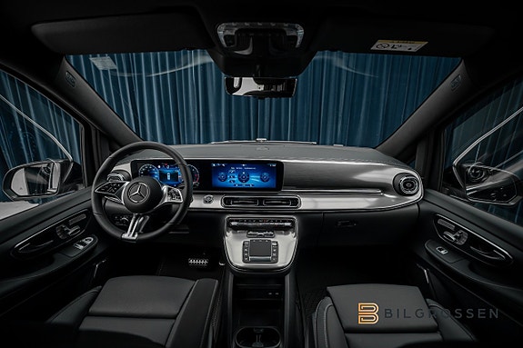 Mercedes-Benz V300 15 of 30