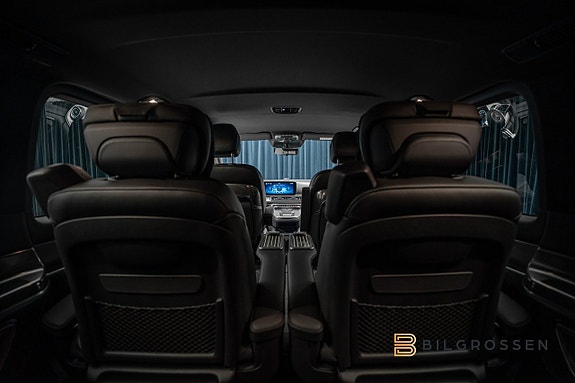 Mercedes-Benz V300 20 of 30