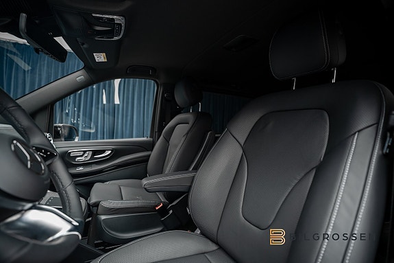 Mercedes-Benz V300 22 of 30