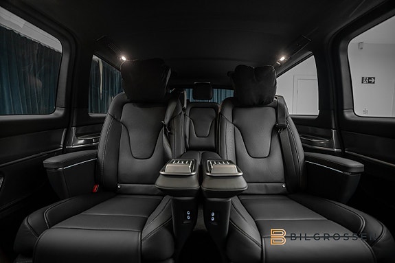Mercedes-Benz V300 19 of 30