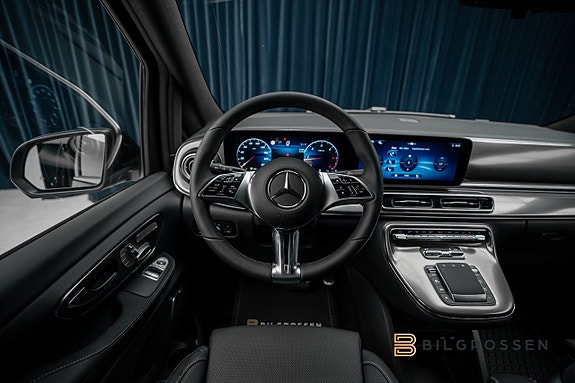 Mercedes-Benz V300 23 of 30