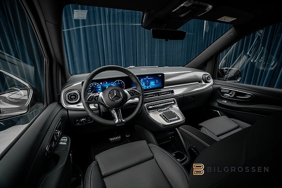 Mercedes-Benz V300 16 of 30