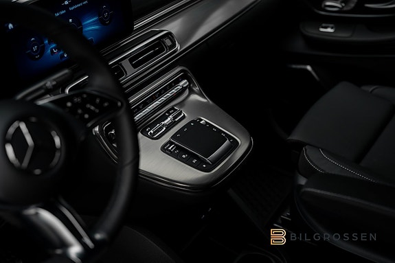 Mercedes-Benz V300 25 of 30