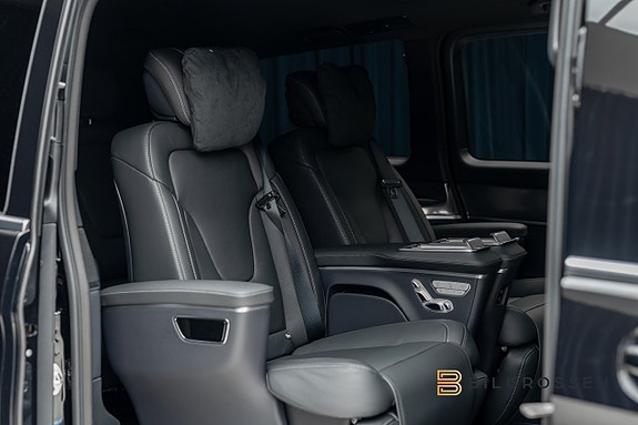 Mercedes-Benz V300 21 of 30