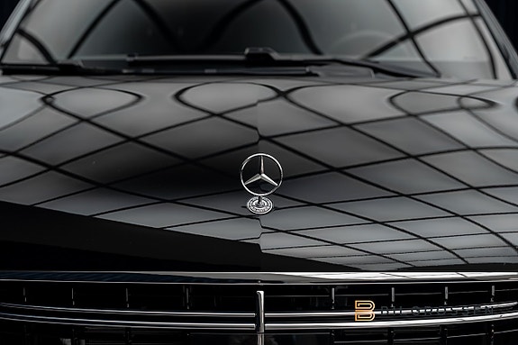 Mercedes-Benz V300 11 of 30