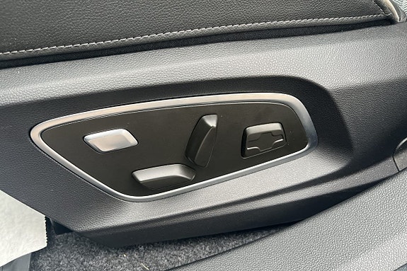 Renault Scenic E-Tech 15 of 18