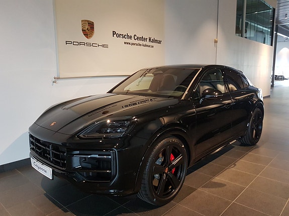 Porsche Cayenne 2 of 5