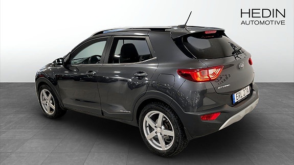 Kia Stonic 2 of 5