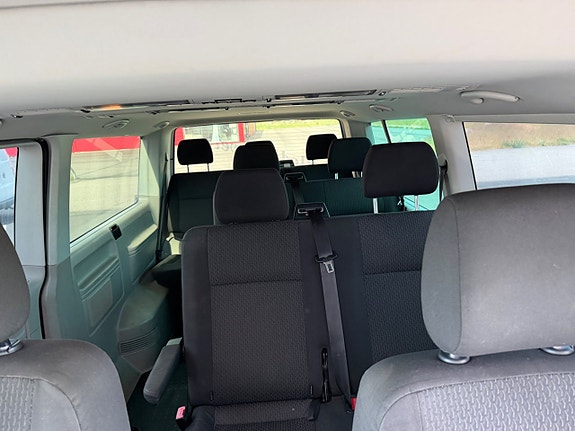 Volkswagen Caravelle 17 of 18