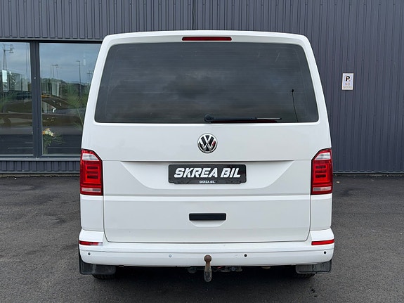 Volkswagen Caravelle 9 of 18