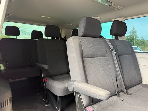 Volkswagen Caravelle 15 of 18