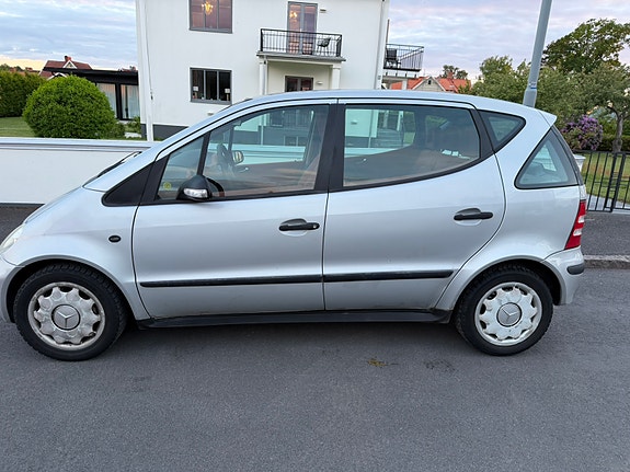 Mercedes-Benz A140 2 of 5