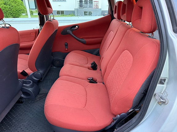 Mercedes-Benz A140 5 of 5