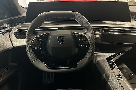 Peugeot e-3008 15 of 19