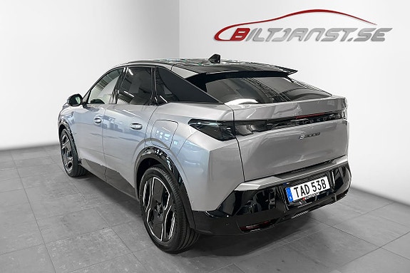 Peugeot e-3008 3 of 5