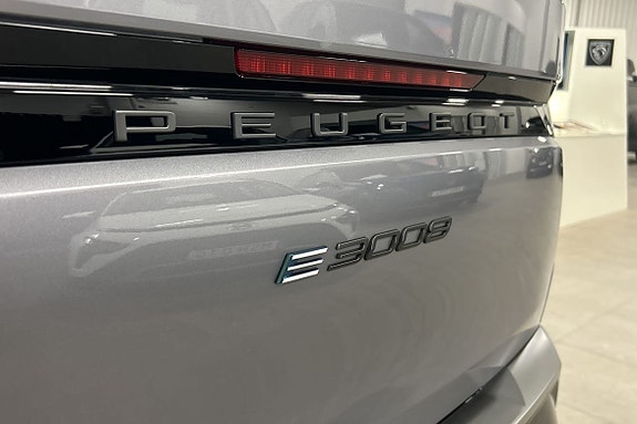 Peugeot e-3008 12 of 19