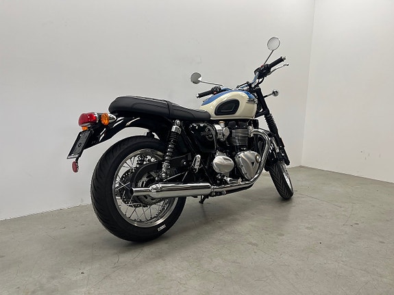 Triumph Bonneville T120 3 of 7