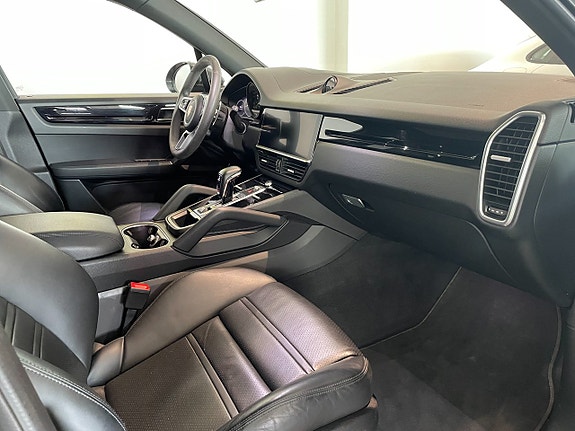 Porsche Cayenne 17 of 18