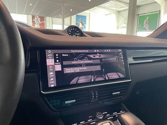 Porsche Cayenne 13 of 18