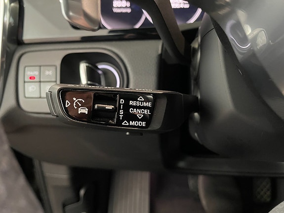 Porsche Cayenne 9 of 18