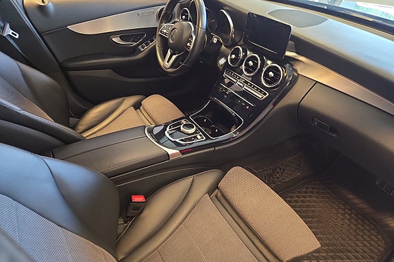 Mercedes-Benz C200 10 of 21