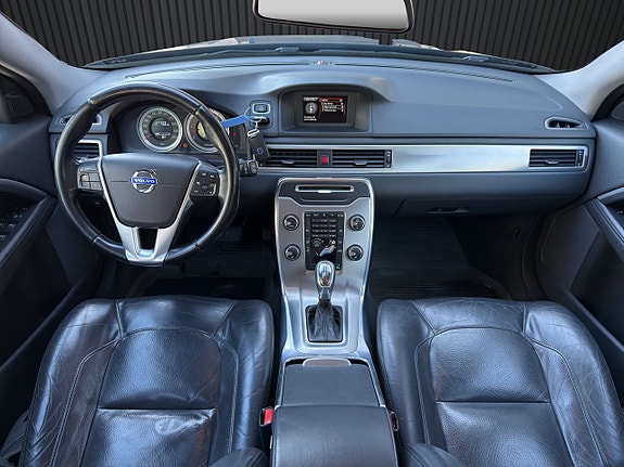 Volvo V70 11 of 19