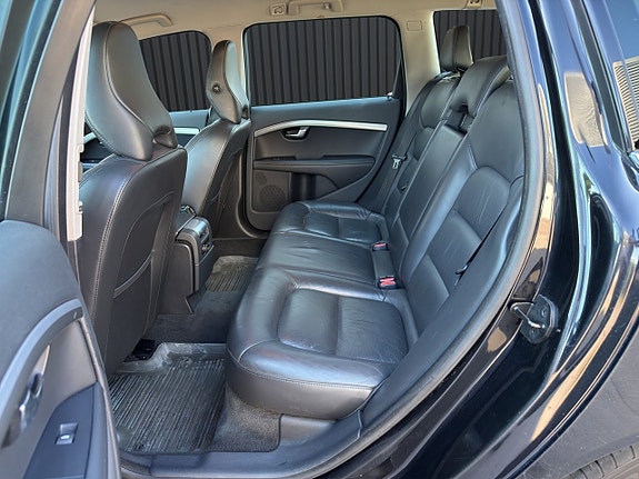 Volvo V70 14 of 19