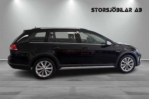 Volkswagen Golf Alltrack 2 of 19