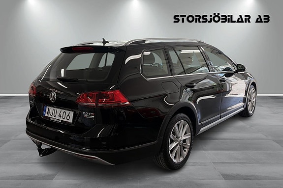 Volkswagen Golf Alltrack 3 of 19