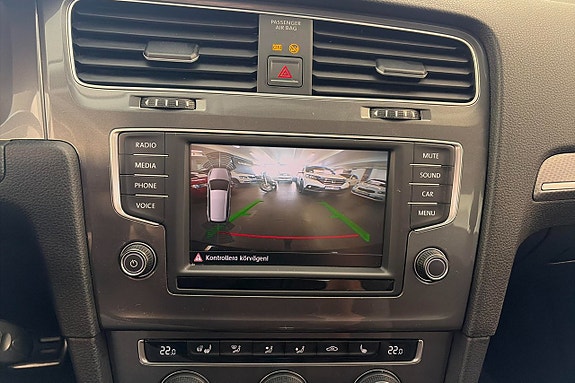 Volkswagen Golf Alltrack 17 of 19