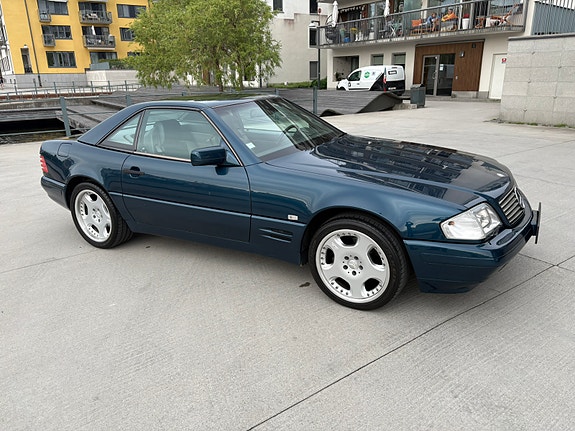 Mercedes-Benz SL500 4 of 5