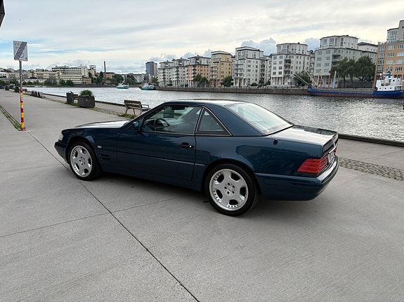 Mercedes-Benz SL500 2 of 5
