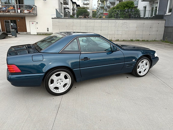 Mercedes-Benz SL500 3 of 5