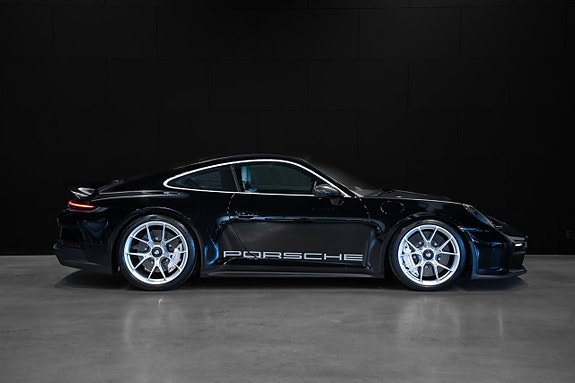 Porsche 911 GT3 3 of 5