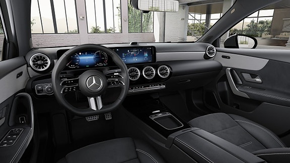 Mercedes-Benz A250 e 4 of 5