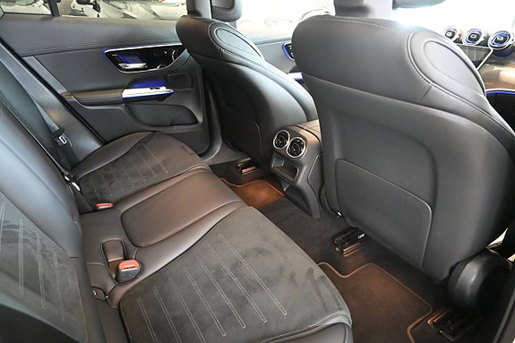 Mercedes-Benz GLC300 e 13 of 22