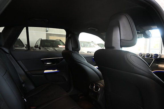 Mercedes-Benz GLC300 e 12 of 22