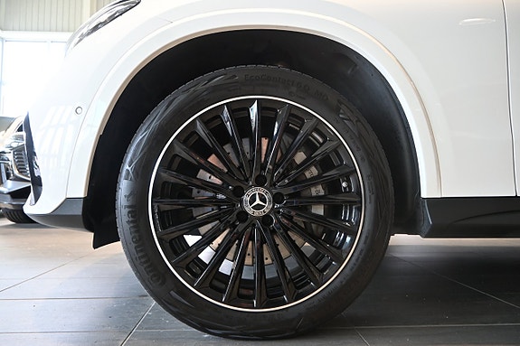 Mercedes-Benz GLC300 e 6 of 22
