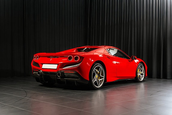 Ferrari F8 Tributo 3 of 5