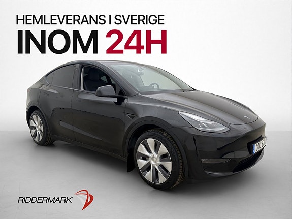 Tesla Model Y 4 of 30
