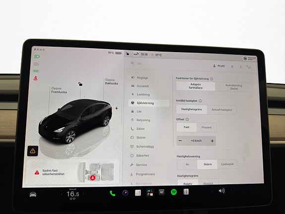 Tesla Model Y 23 of 30