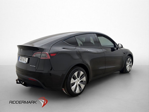 Tesla Model Y 9 of 30
