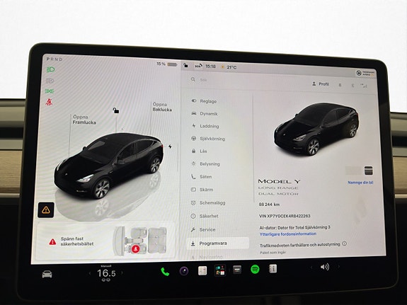Tesla Model Y 24 of 30