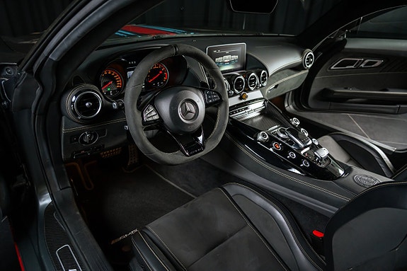 Mercedes-Benz AMG GT R 8 of 13