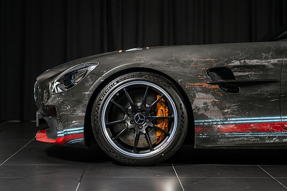 Mercedes-Benz AMG GT R 6 of 13